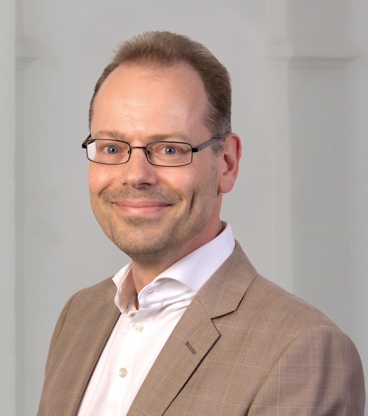Dr. Pieter Schavemaker