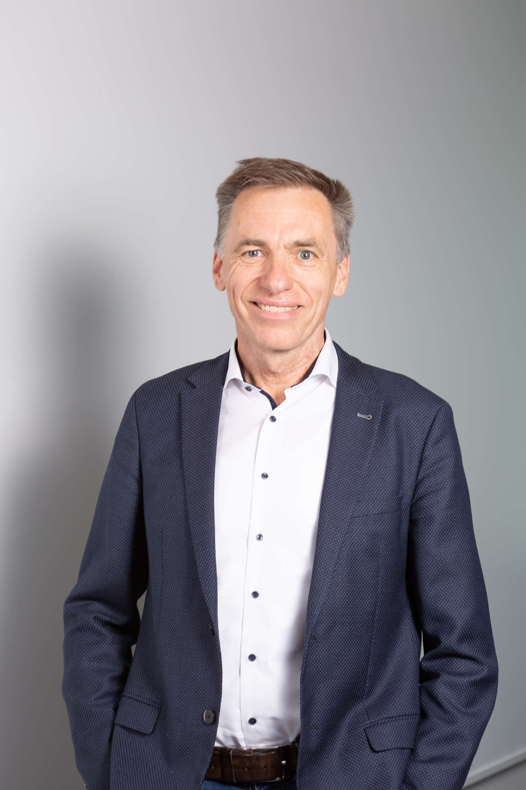 Dr. Peter Hoffmann